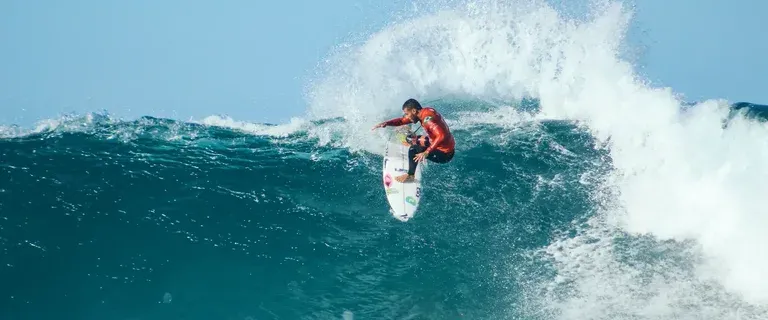 Surfing Hubs